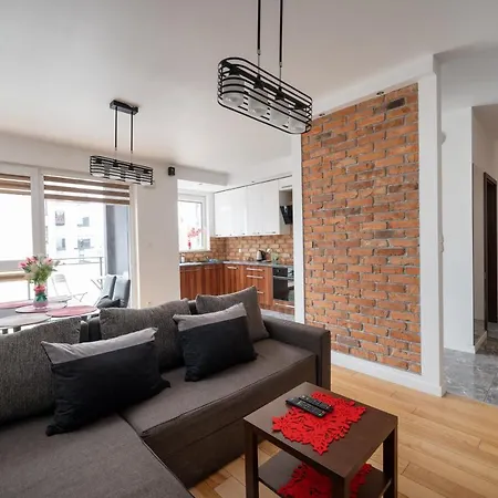Stacja Nowy Ursus Comfort * Warszawa